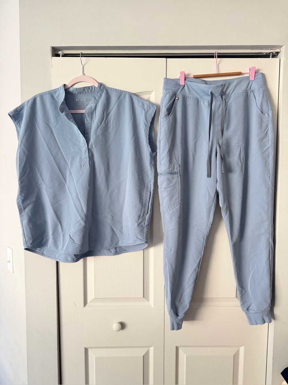 FIGS Women's Sky Blue Scrub Top & Jogger Set